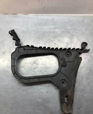 Audi A3 S3 8V Rear bumper mounting bracket 8V5807378 8V5807572