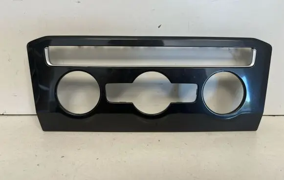 Volkswagen Tiguan Climate control/heater control trim 5NC820073A