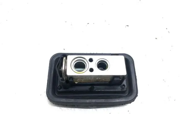 Peugeot Partner Air conditioning (A/C) expansion valve 52281890