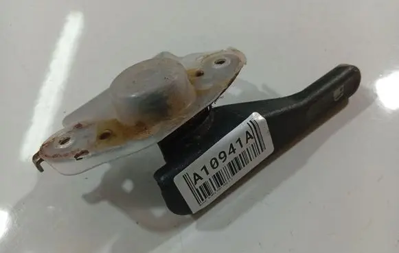Nissan Almera Tino Fuel tank opening switch 