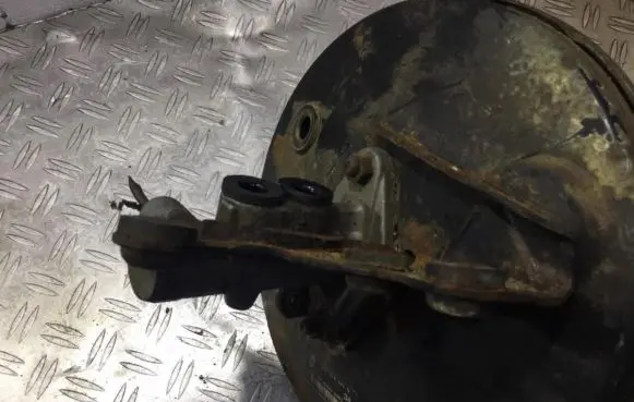 Volkswagen Golf III Master brake cylinder