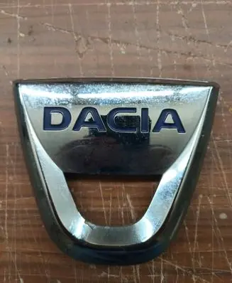 Dacia Sandero Manufacturer badge logo/emblem 908894079r