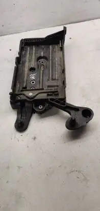 Volkswagen PASSAT B8 Battery tray 5q0915321h