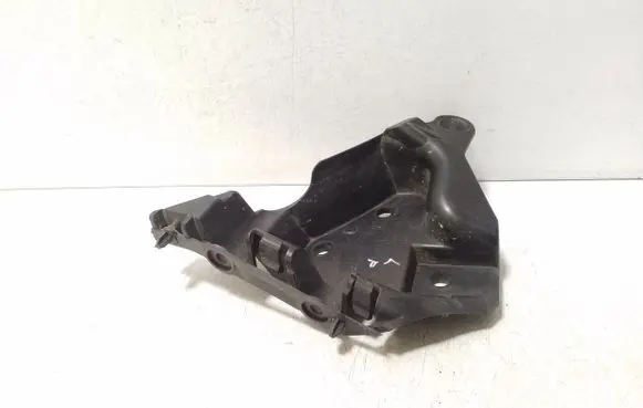 Volvo XC60 Front bumper mounting bracket 30764618