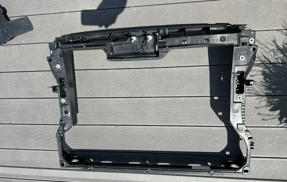 Volkswagen Sharan Radiator support slam panel 7N0805588