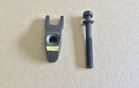 Hyundai i40 Fuel Injector clamp holder OEM
