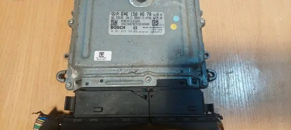 Mercedes-Benz Vito Viano W639 Engine control unit/module ECU 0281013784 A6461500678 CR4.21