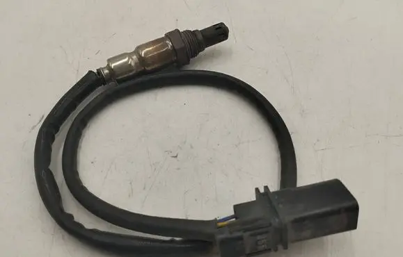 Skoda Fabia Mk2 (5J) Lambda probe sensor 03F906262B 2014CBZA 42127463