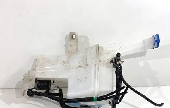 Toyota Yaris Cross Windshield washer fluid reservoir/tank 