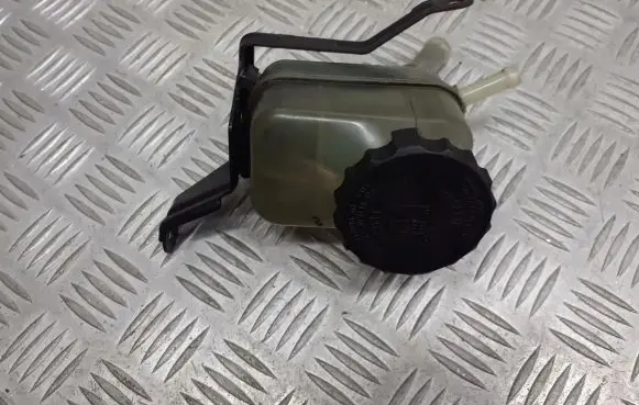 Toyota Corolla E110 Power steering fluid tank/reservoir