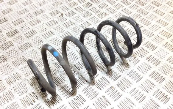 Toyota Auris E180 Rear coil spring