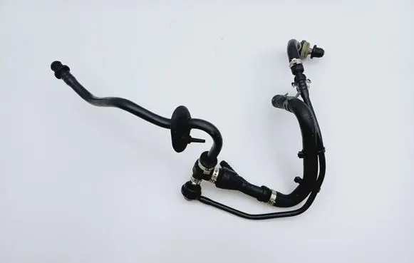 Volkswagen PASSAT B5 Vacuum line/pipe/hose 058133753B