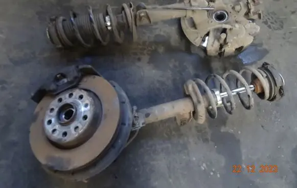 Seat Leon (1P) Front shock absorber with coil spring