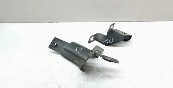 Porsche Cayenne (92A) Fender mounting bracket 7P5805603A