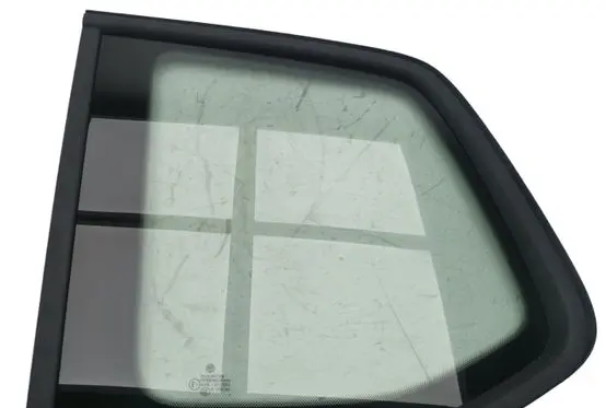 Volkswagen Touran III Rear side window 5TA845041