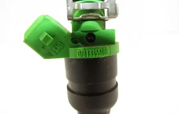 Audi A6 S6 C5 4B Fuel injector 078133551BB