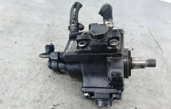 Saab 9-5 Fuel injection high pressure pump 55209063