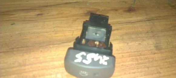 Nissan Micra Fog light switch 065251