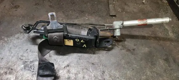 Volvo V70 Front seatbelt 8626244