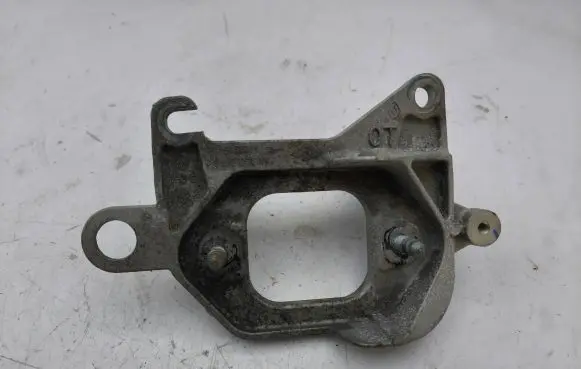 Nissan Qashqai Engine mounting bracket 112221641R
