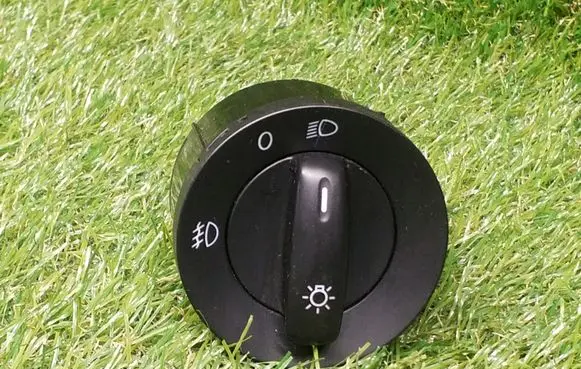 Volkswagen Golf V Light switch 1K0941431AL