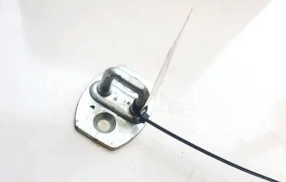 Toyota Auris 150 Front door lock loop/hook striker 