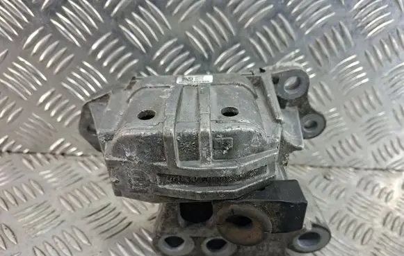 Jeep Renegade Engine mount bracket 00520497420