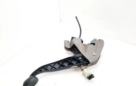 Volkswagen Transporter - Caravelle T5 Clutch pedal 7E1721059F