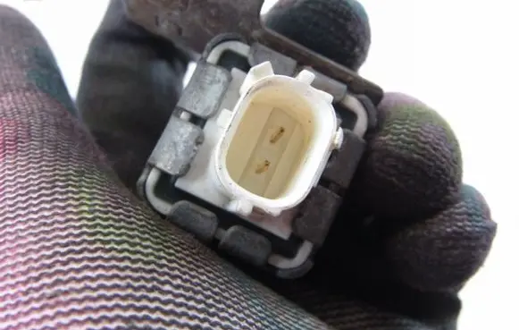 Suzuki Grand Vitara II Airbag deployment crash/impact sensor 3893065J00