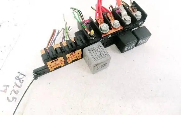 Audi A6 S6 C5 4B Fuse box set 8L0941822A 896083000