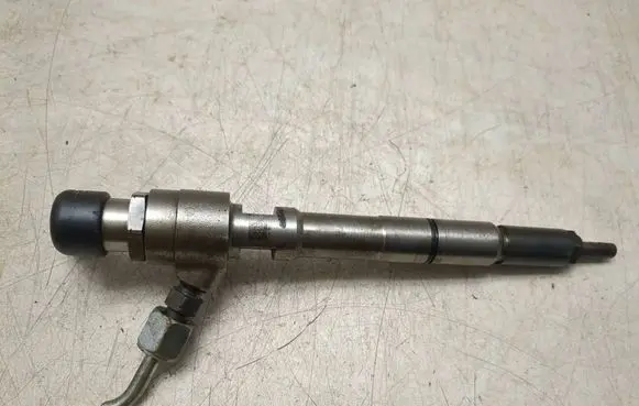 Volkswagen Caddy Fuel injector 03L130277B