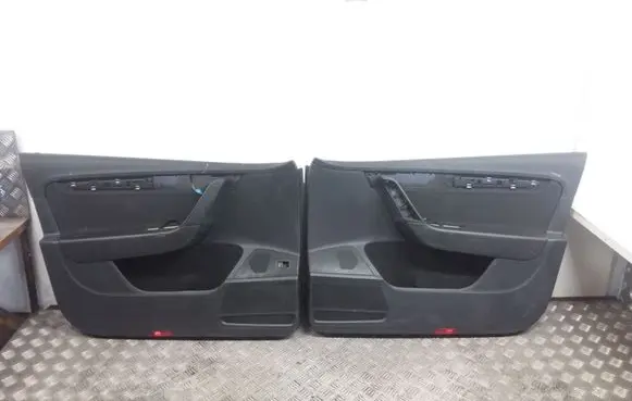 Volkswagen PASSAT B7 Front door card panel trim