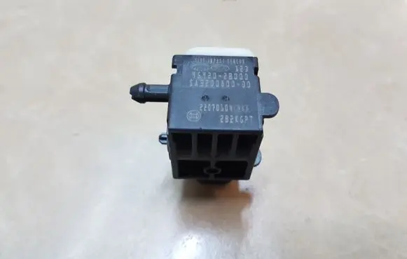 Nissan X-Trail T30 Airbag deployment crash/impact sensor 9592028000
