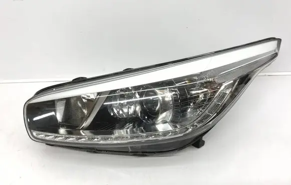 KIA Ceed Headlight/headlamp 92101-A2220