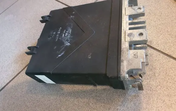 Audi 80 90 S2 B4 Engine control unit/module 037906022EE 9035392 5WP058