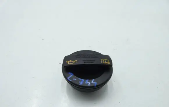 Volkswagen PASSAT B6 Oil filler cap 06C103485S