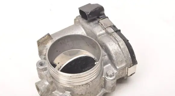 Volvo XC70 Electric throttle body valve 8692720