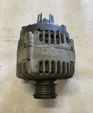 Volkswagen Golf V Generator/alternator 06F903023C