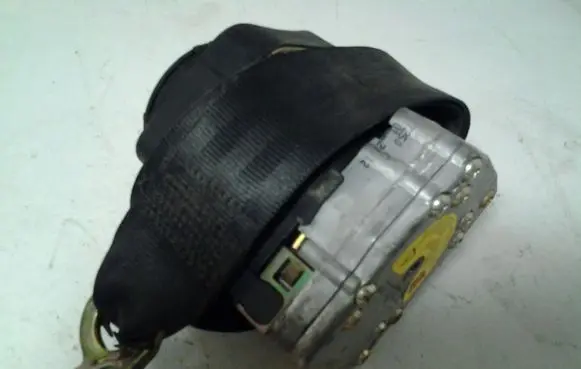 Audi A6 S6 C5 4B Rear seatbelt 4B0857805