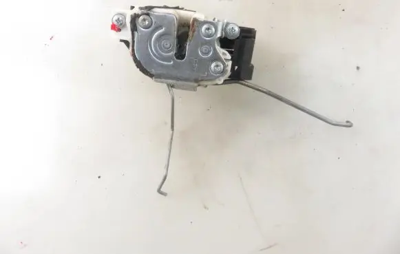 Mitsubishi Outlander Front door lock