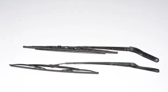 BMW X5 E53 Windshield/front glass wiper blade 7075612 7132219