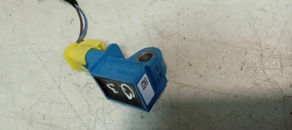 Audi Q3 8U Airbag deployment crash/impact sensor 5K0959351A