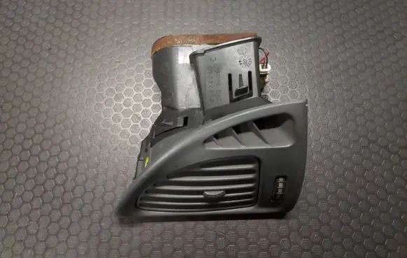 Citroen C5 Dashboard side air vent grill/cover trim 963261667A 9634422577 634422577