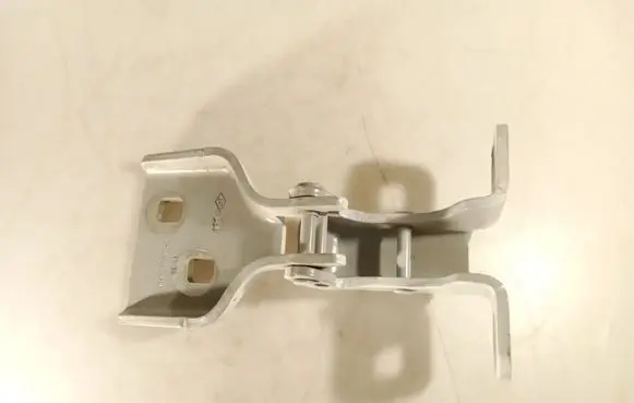 Opel Movano B Front door lower hinge 804000006RD