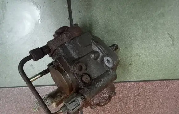 Fuel injection high pressure pump