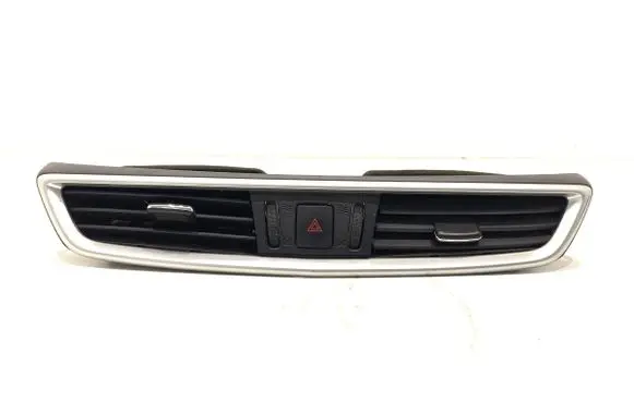 Nissan Qashqai Dashboard side air vent grill/cover trim 687504EA0A