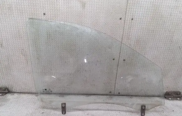 KIA Sorento Front door window glass four-door