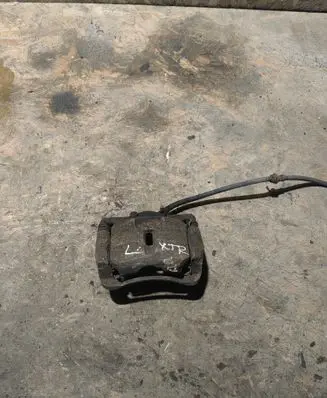 Nissan X-Trail T31 Front brake caliper 