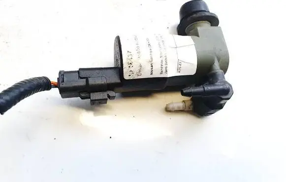 Nissan Qashqai Windscreen/windshield washer pump 681155 246091