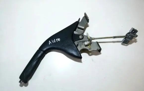 Handbrake/parking brake lever assembly